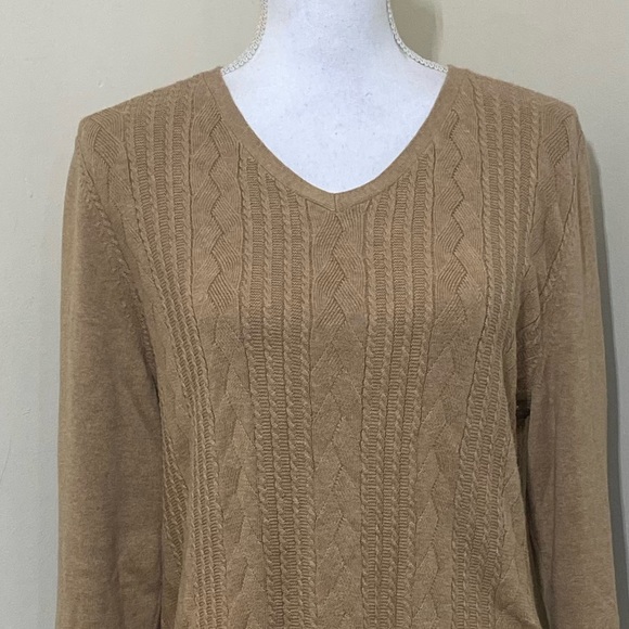 Talbots || Woman’s v neck knot tan sweater size Medium - Picture 4 of 6
